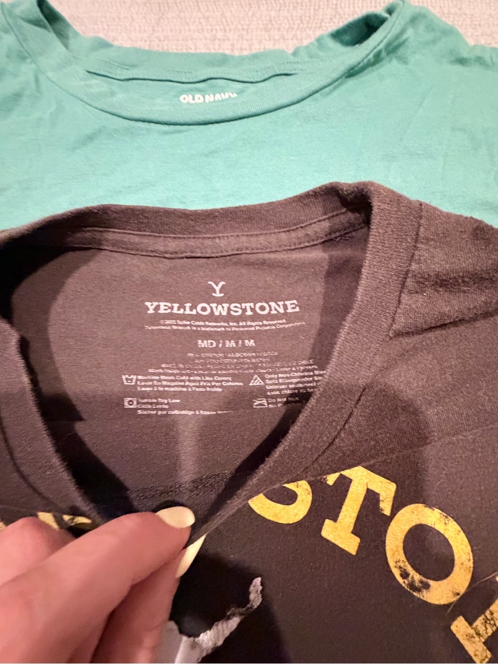 Men’s Medium T-Shirt Bundle Old Navy Yellowstone Aeropostale Sonoma 4 Shirts - Picture 5 of 9